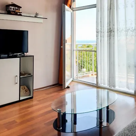 House Rezvaya With For Rent Резово