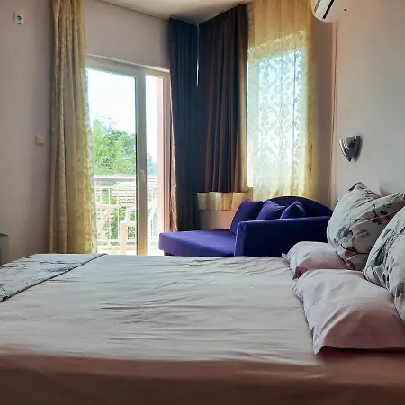 House Rezvaya With For Rent Резово