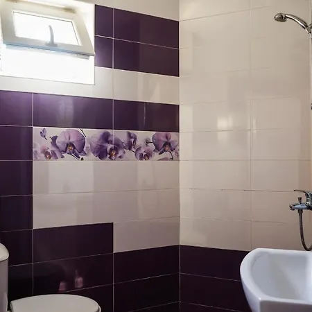 House Rezvaya With For Rent Гостевой дом Резово